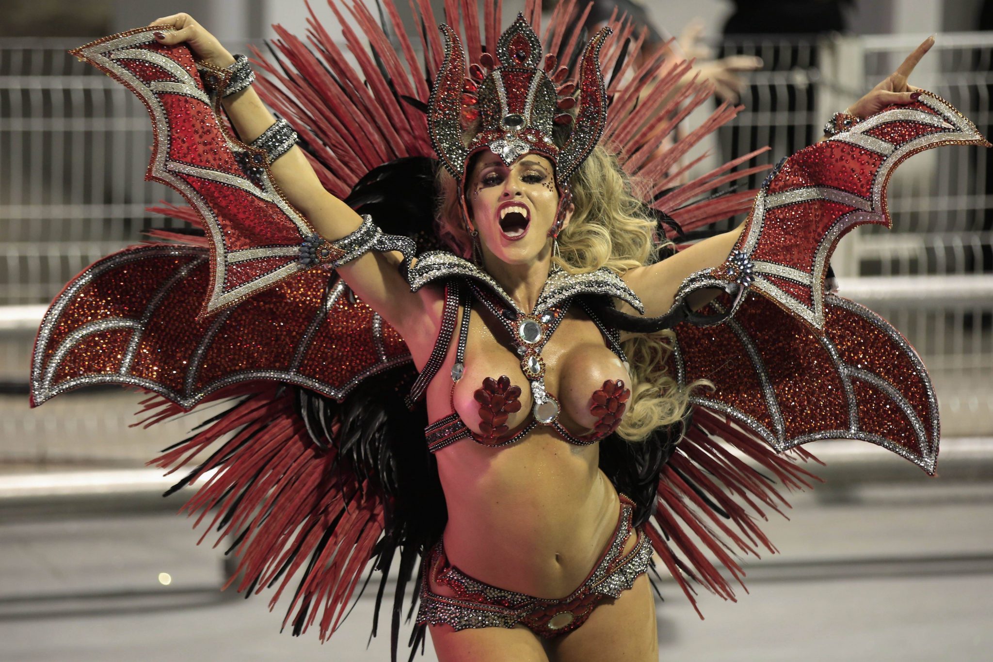 фото голая карнавал в бразилия фото 110