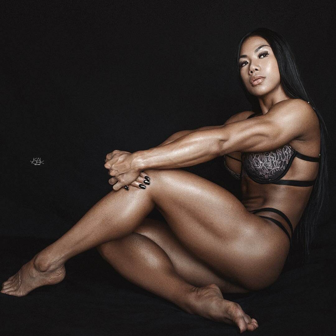 Naked asian fitness girl