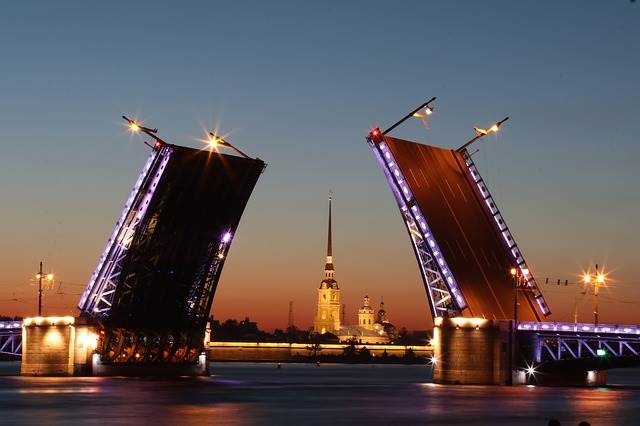 Санкт-Петербург разведённые мосты