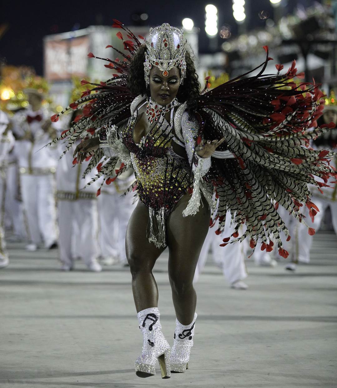 Karnaval. Карнавал в Рио-де-Жанейро Бразилия. Карнавал в Рио-де-Жанейро 2018. Карнавал в Рио-де-Жанейро шествие. Карнавал Рио (Rio Carnival).