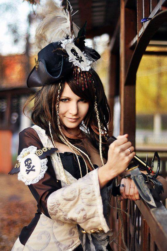 Женский косплей на пиратов фото.