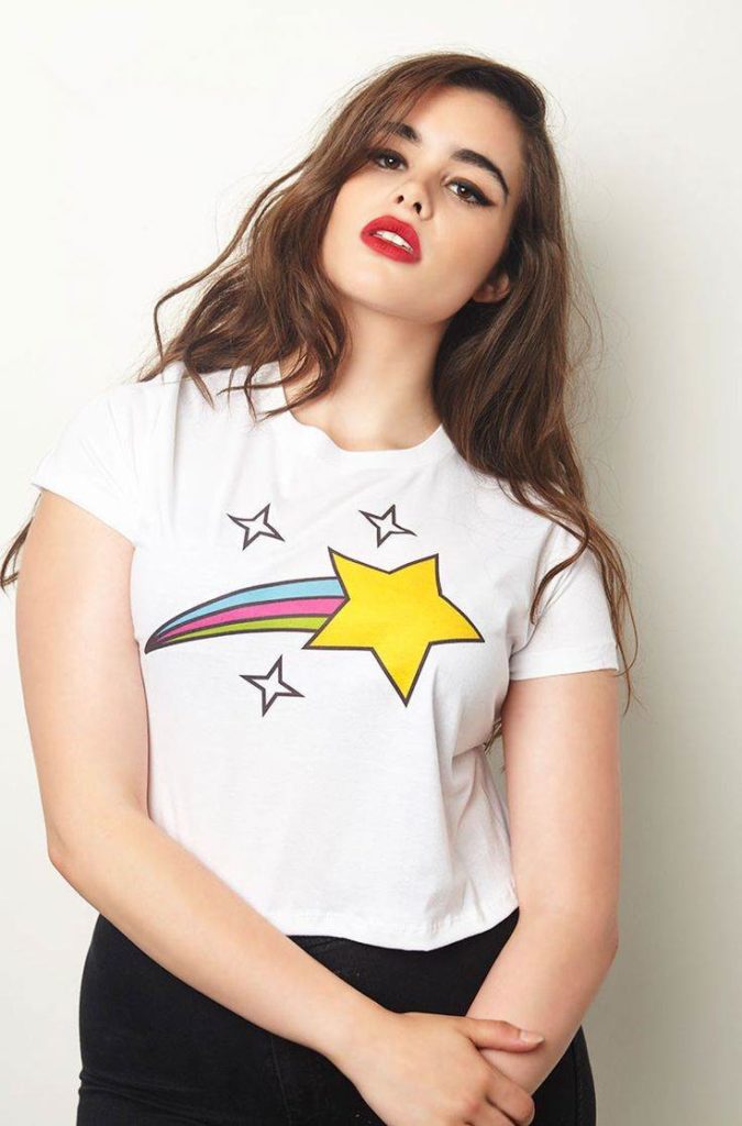 Новая звезда в моде plus-size Барби Феррейра
