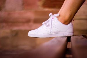 Женские кроссовки Adidas фото