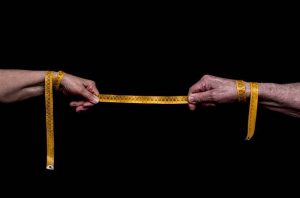 Коронавирус дистанция между людьми