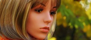 Парик на манекене