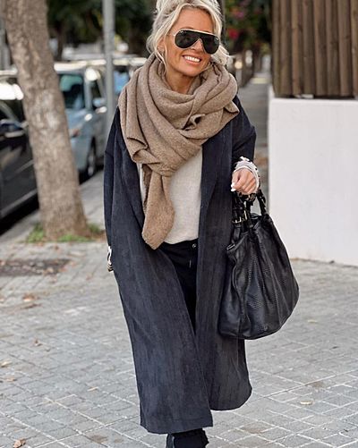 Как носить шерстяной платок