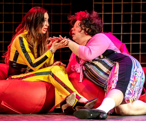 Мужчина нарасхват спектакль