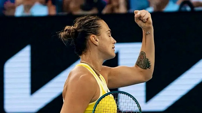 Арина Соболенко татуировка тигра