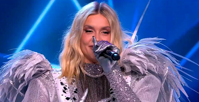 Кто под маской Месяца в Маске