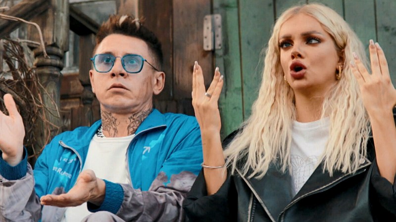 Екатерина Шкуро и Тимур Батрутдинов в сериале Блогеры взаперти