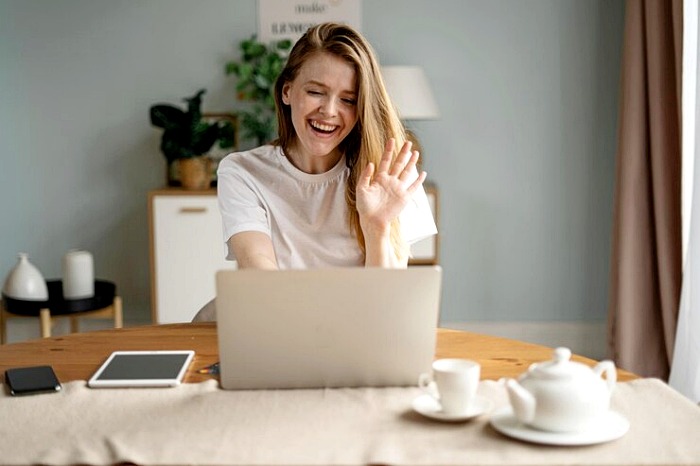 woman-online-learning-education-home-uses-laptop-internet-site_283470-2170.jpg